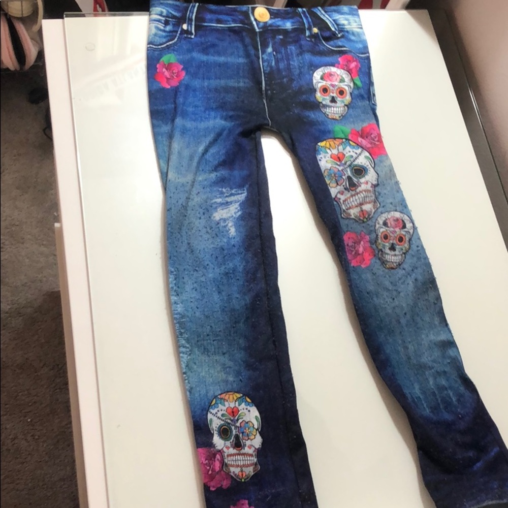 Skull styled jeggings !